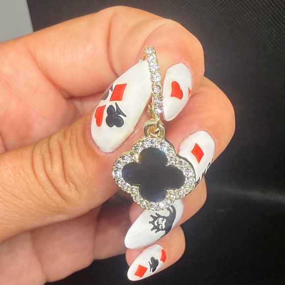 Four Leaf Clover Hoop Earrings💎 - Picture 9 of 12